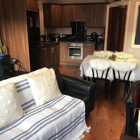 Centre Of Dingle Town - Luxury Holiday Apartment Buitenkant foto