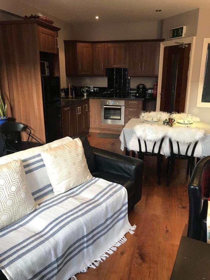 Centre Of Dingle Town - Luxury Holiday Apartment Buitenkant foto