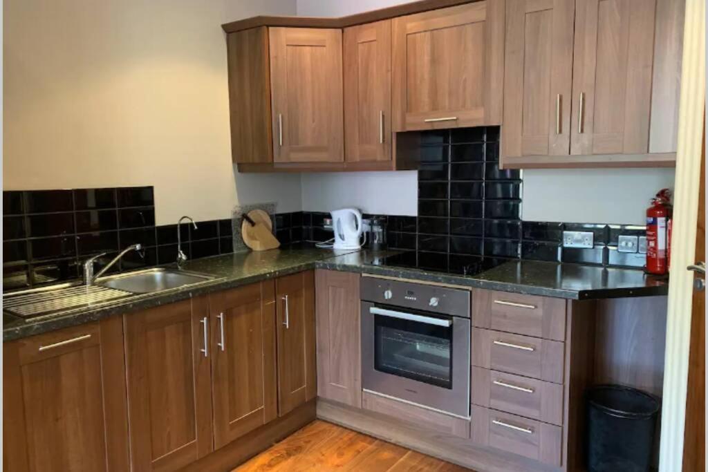 Centre Of Dingle Town - Luxury Holiday Apartment Buitenkant foto