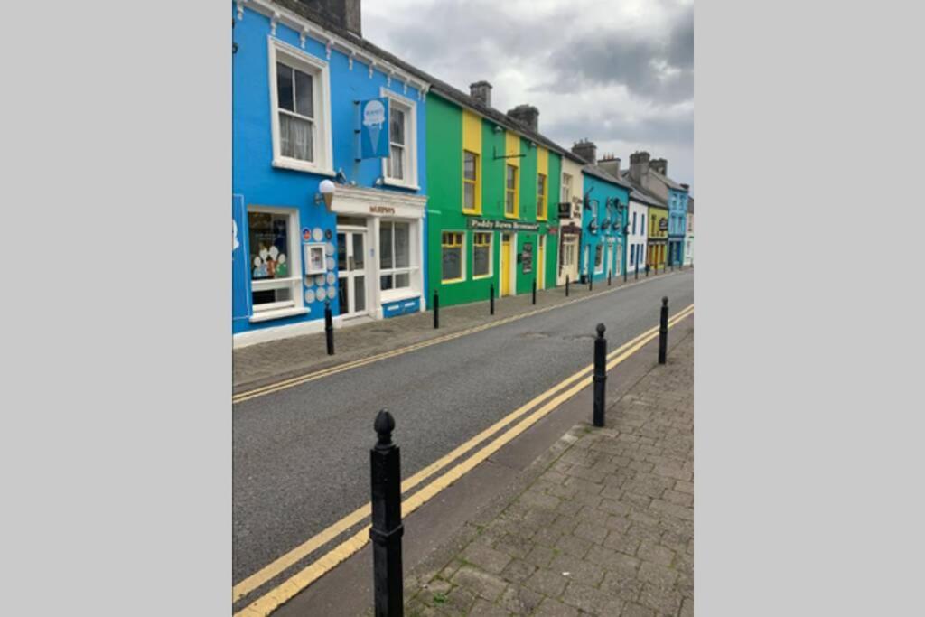Centre Of Dingle Town - Luxury Holiday Apartment Buitenkant foto